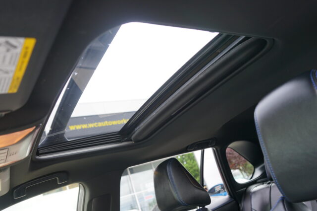 2019 Toyota RAV4 Hybrid XSE Image 17