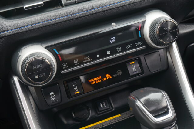 2019 Toyota RAV4 Hybrid XSE Image 20