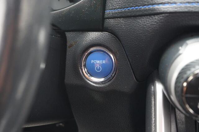2019 Toyota RAV4 Hybrid XSE Image 25