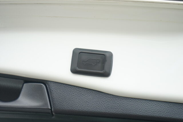 2019 Toyota RAV4 Hybrid XSE Image 29