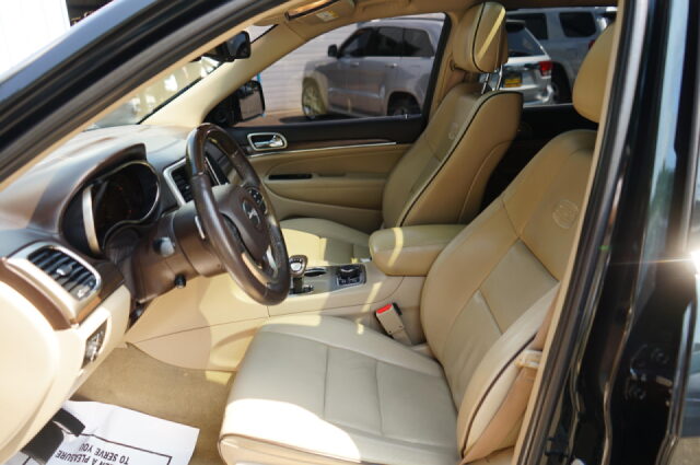 2014 Jeep Grand Cherokee Overland Image 11