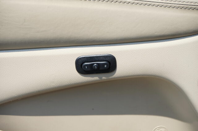 2014 Jeep Grand Cherokee Overland Image 15