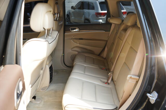 2014 Jeep Grand Cherokee Overland Image 16