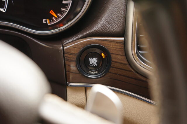 2014 Jeep Grand Cherokee Overland Image 28
